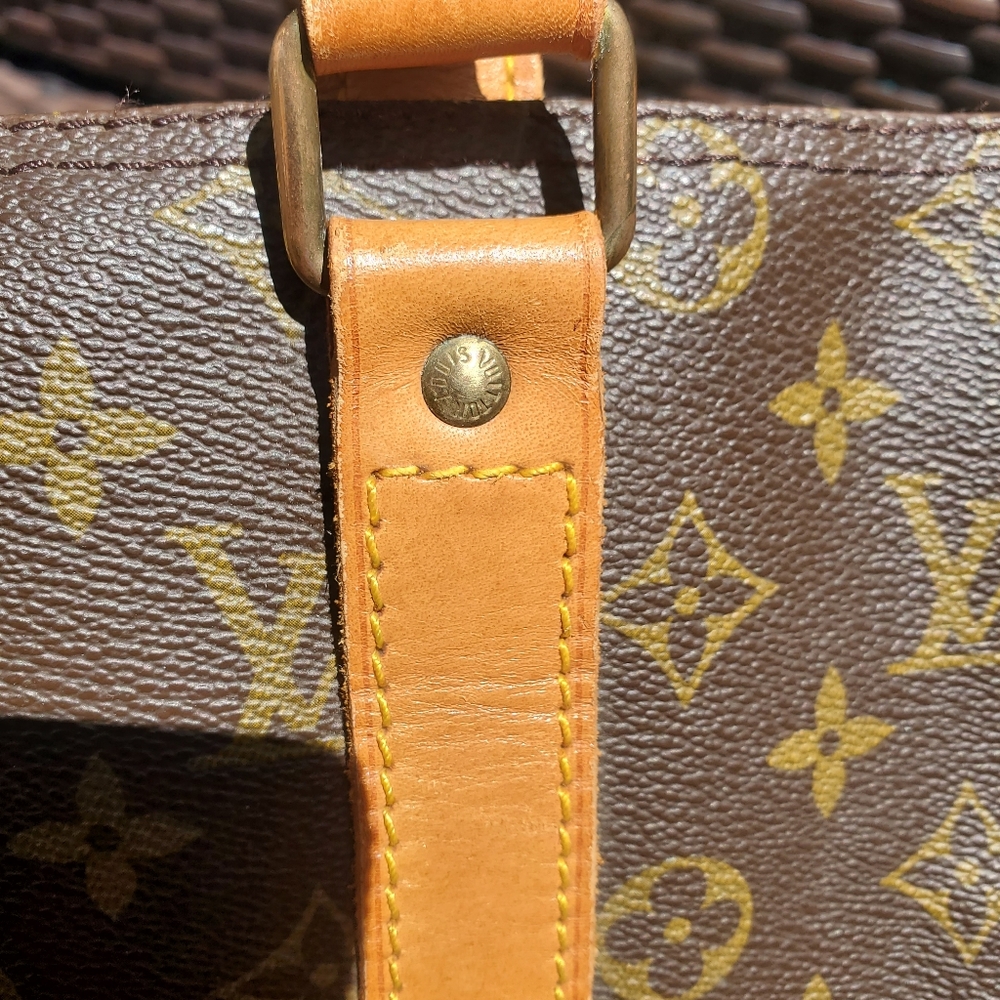 Authentic Louis Vuitton Keepall 45 - Picture 3 of 16